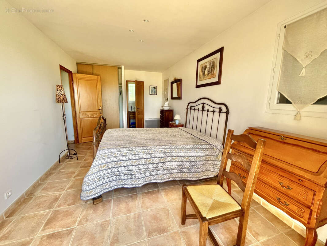 Maison à BAGNOLS-EN-FORET