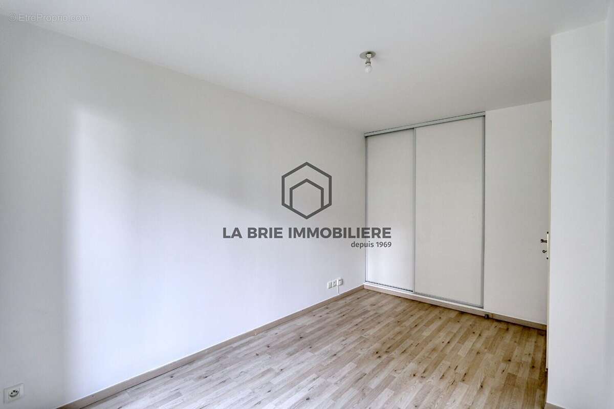 Appartement 69 m² à Viry-Chatillon  - photo 8