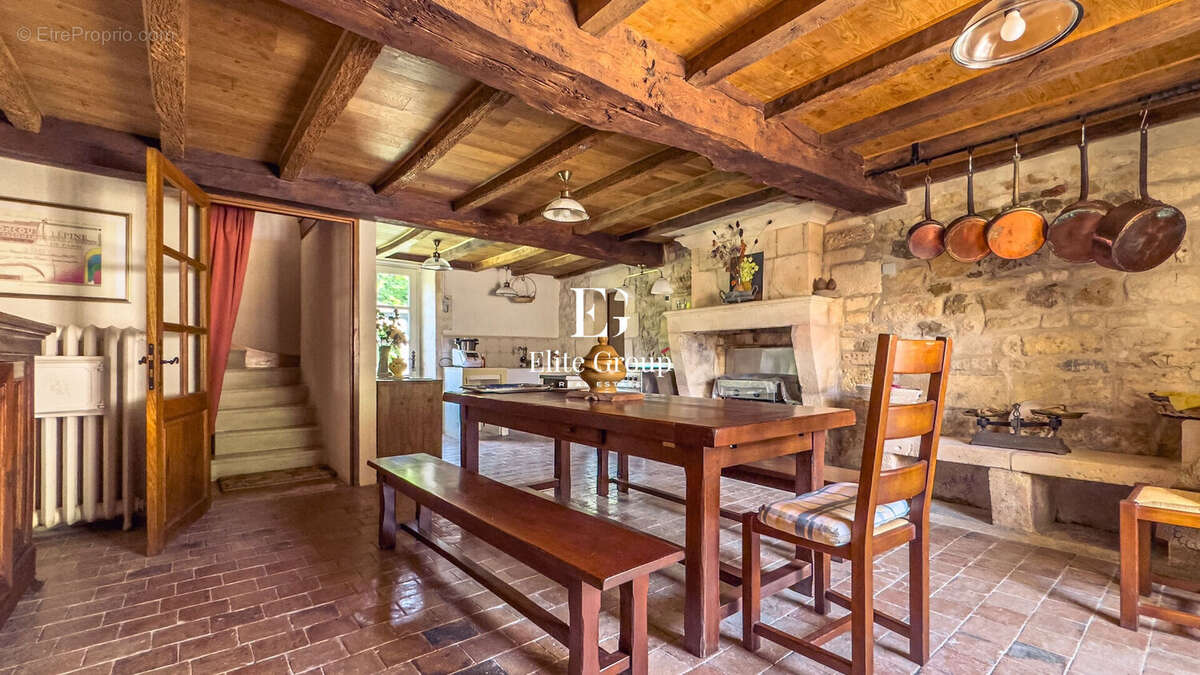 A vendre magnifique logis charentais proche de cognac - 410 m2 - 10 pièces - photo 16