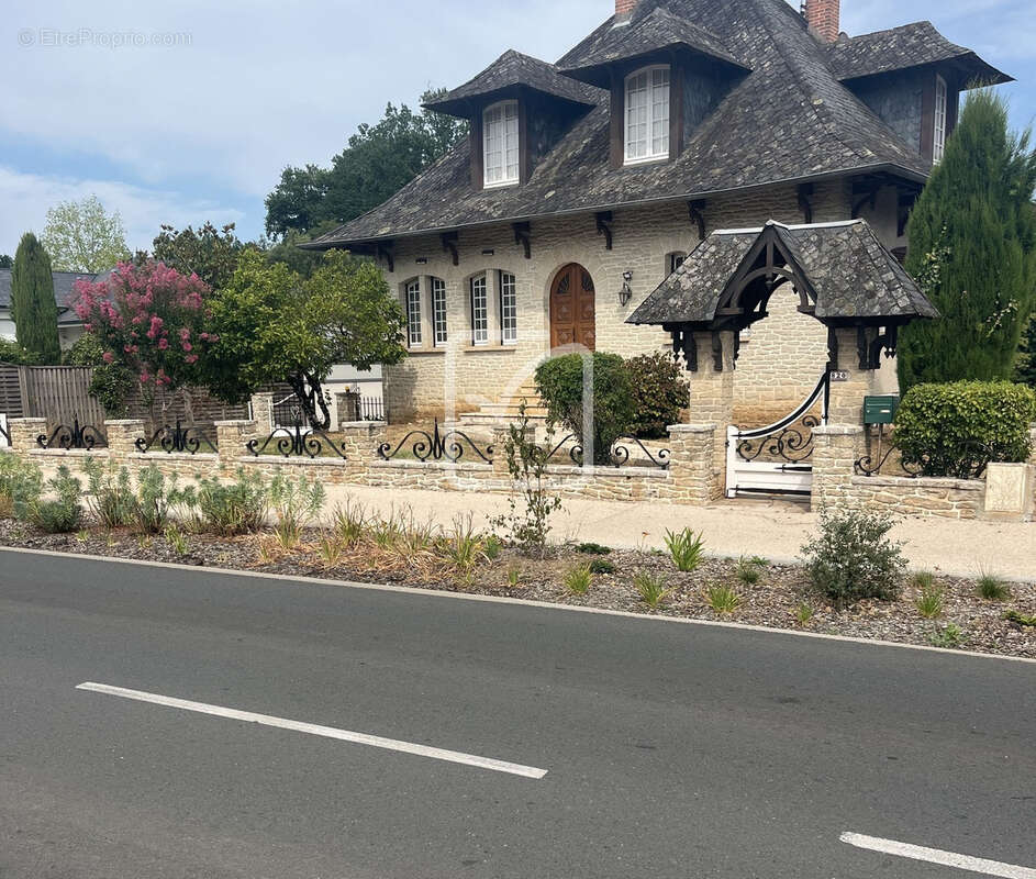 Maison Objat - 143 m2 - 6  pièces - photo 1