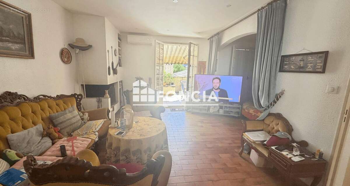 T2 avec terrasse de 28m2 à La Madrague, Saint-Cyr-sur-Mer - photo 3