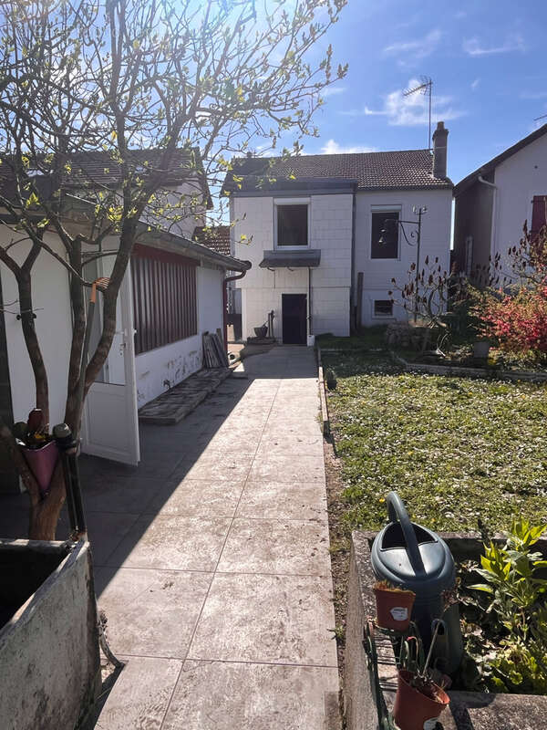 Maison à YZEURE