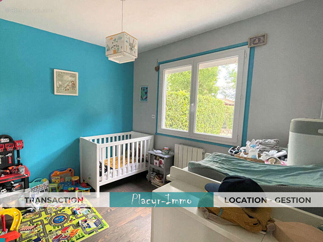 Maison à BAGE-LA-VILLE