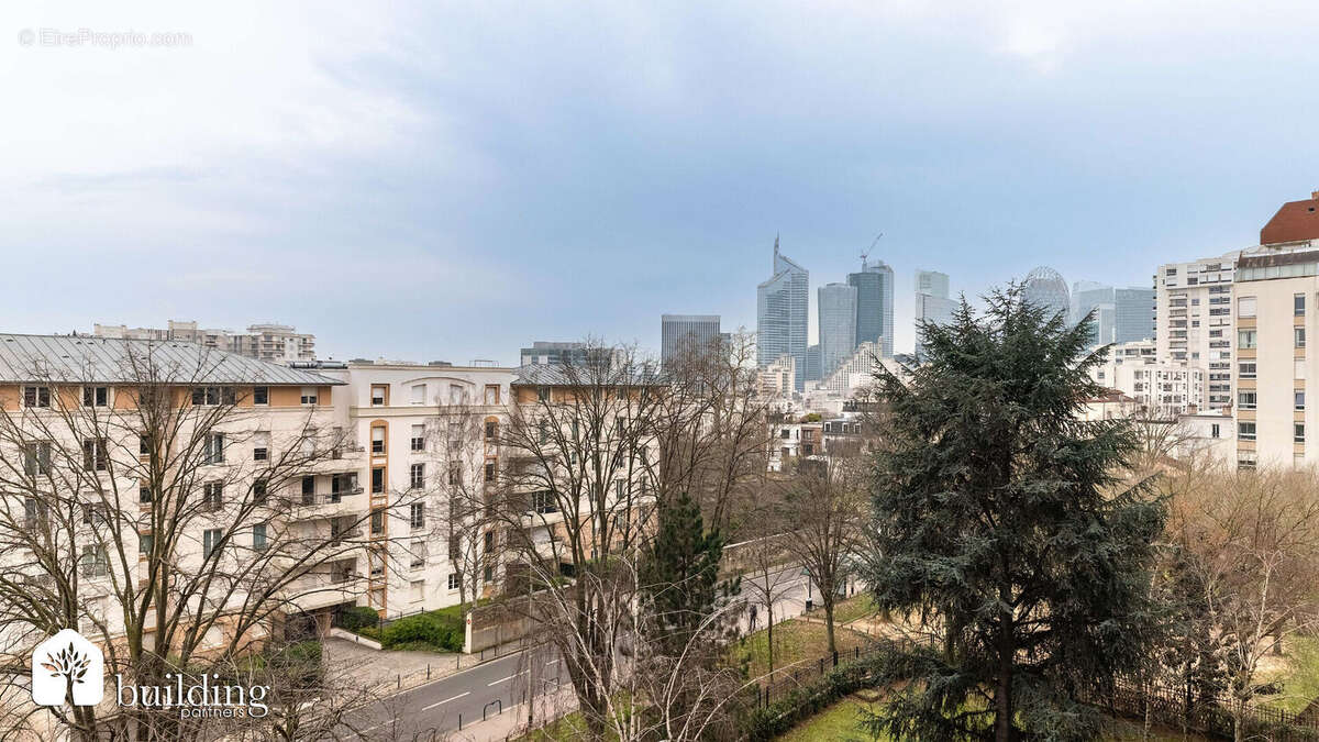 Appartement à COURBEVOIE