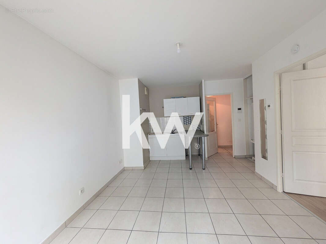Appartement 34 m² à Saint-Etienne  - photo 3