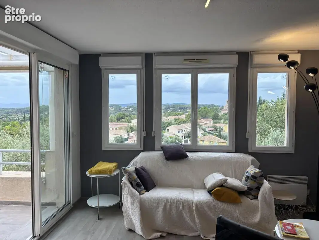 Lorgues ,   Joli Appartement  très Lumineux avec une Terrasse - photo 3