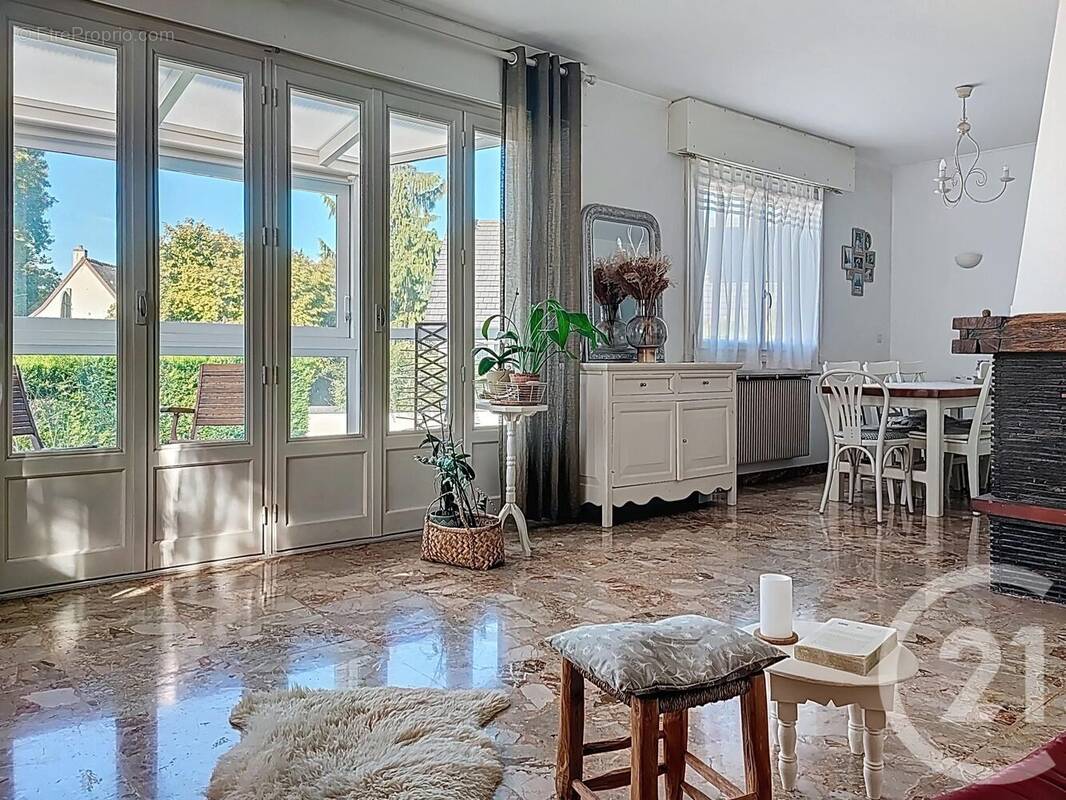 Maison à ARC-SUR-TILLE