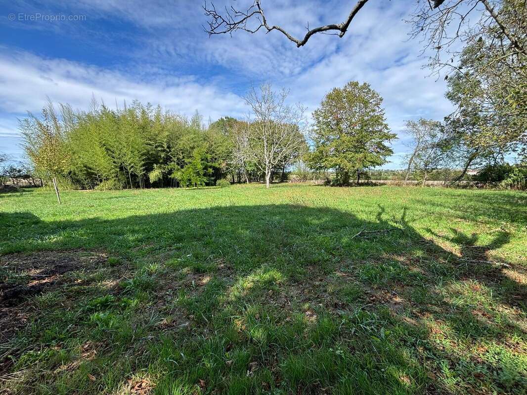 Maison à DUN-SUR-AURON
