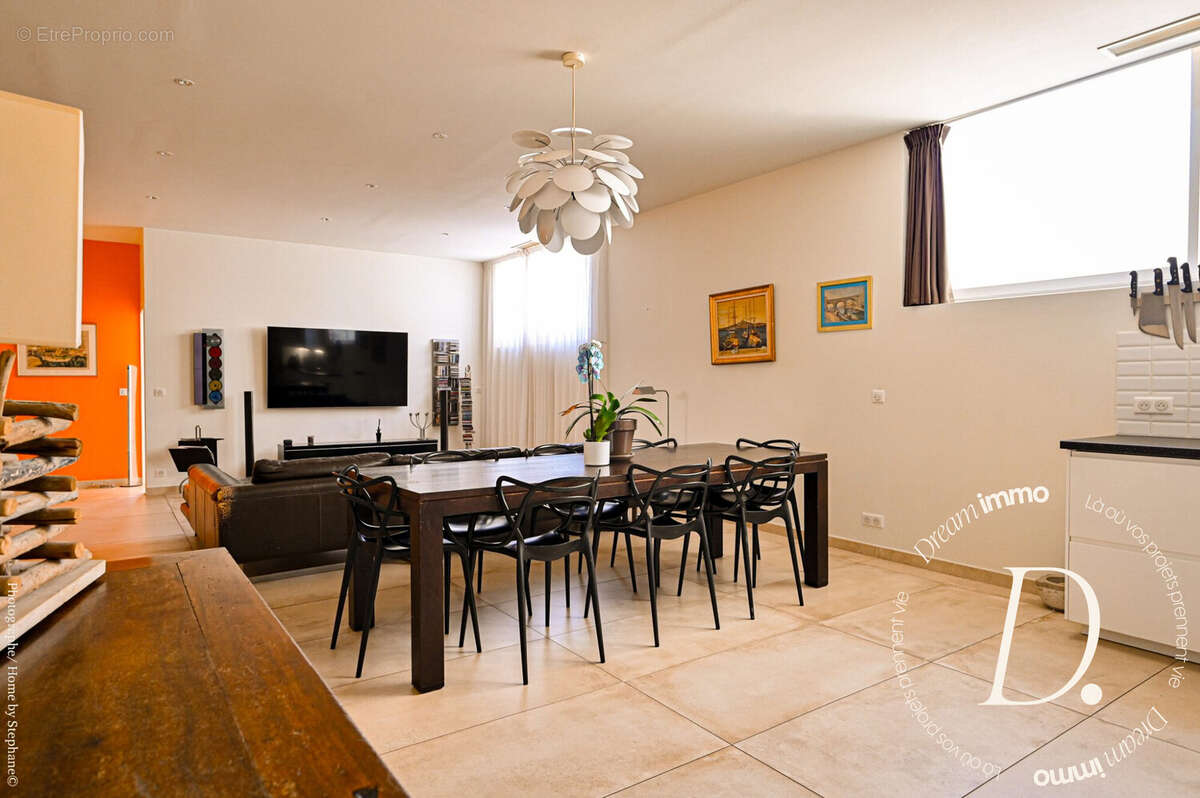 Appartement à MARSEILLE-5E