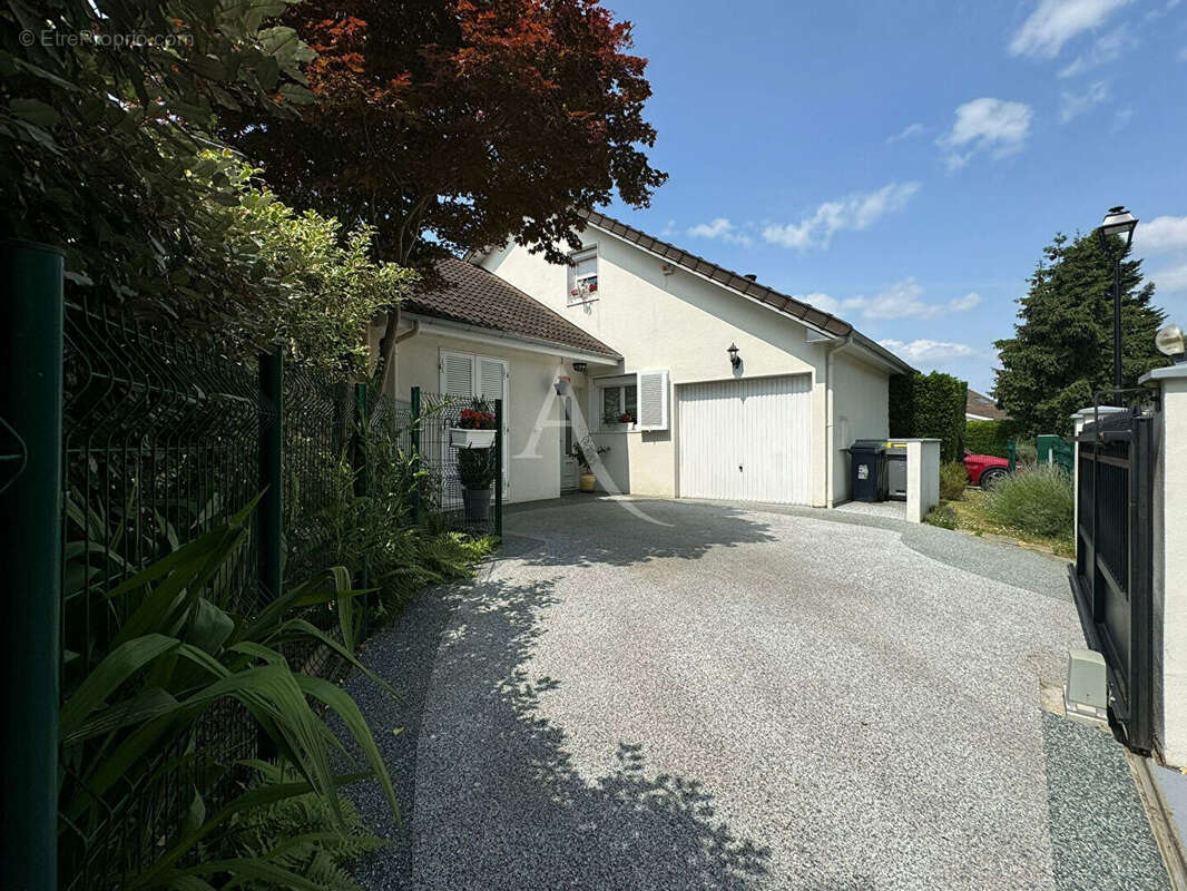 Maison à LIMEIL-BREVANNES