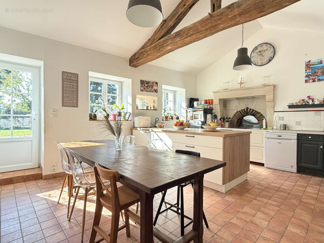 Maison à SAINT-GEORGES-LES-BAILLARGEAUX