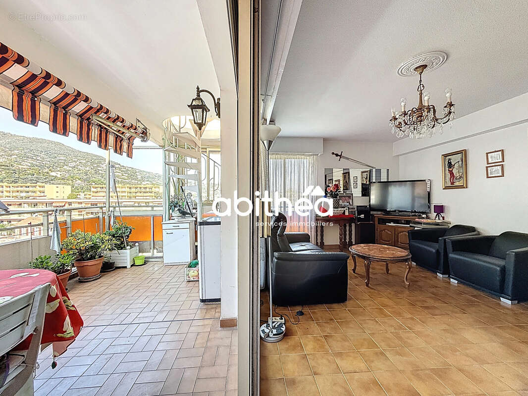 Appartement à MANDELIEU-LA-NAPOULE