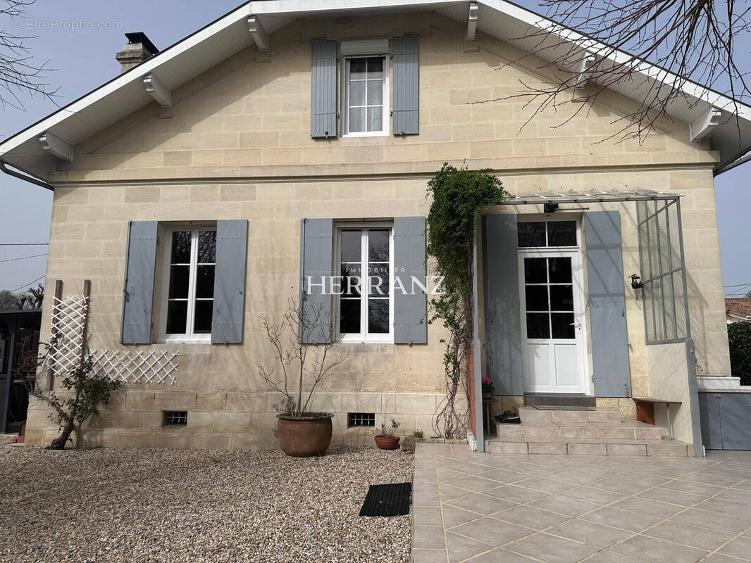 Maison à SAINT-DENIS-DE-PILE