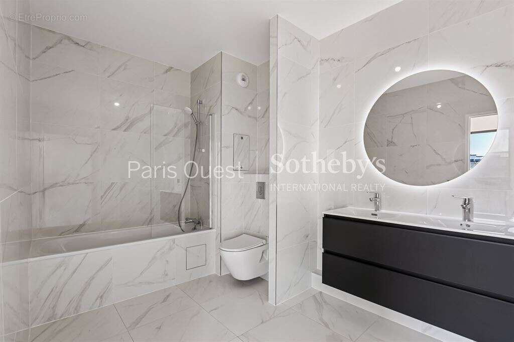 Appartement à NEUILLY-SUR-SEINE