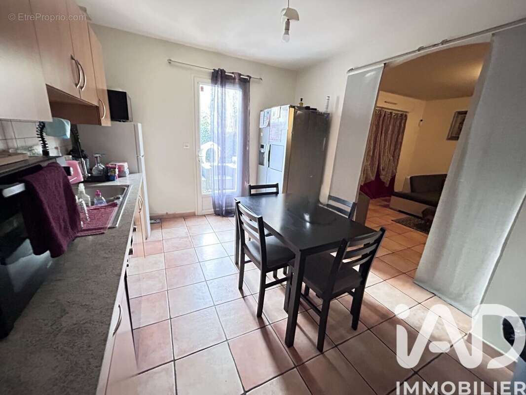 Photo 8 - Maison à ENTRAIGUES-SUR-LA-SORGUE