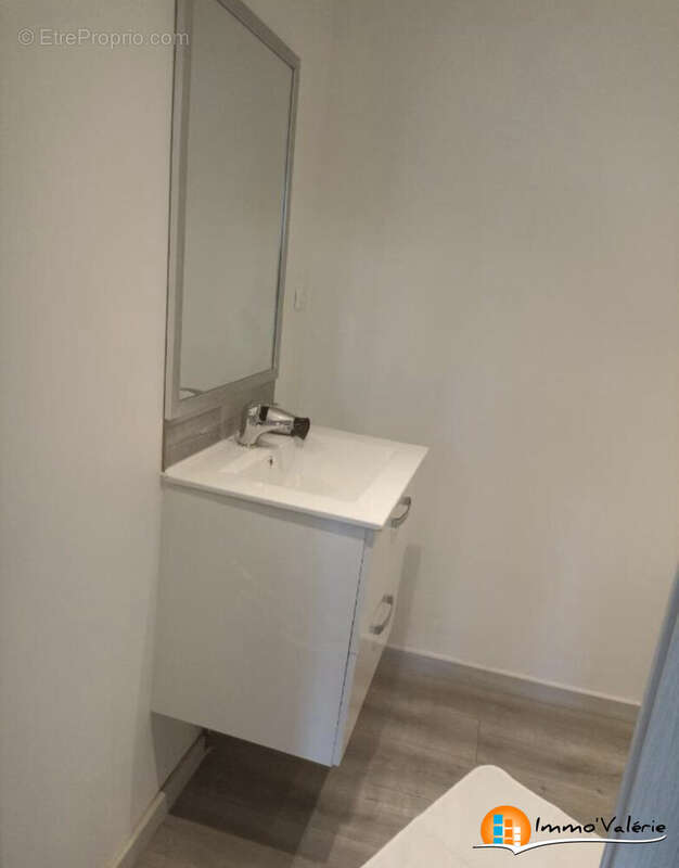 Appartement à CHARMES