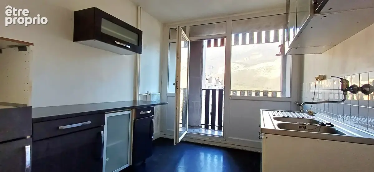 Appartement 3 pièces 68 m² à vendre à Le Pont-De-Claix (38800) - photo 2