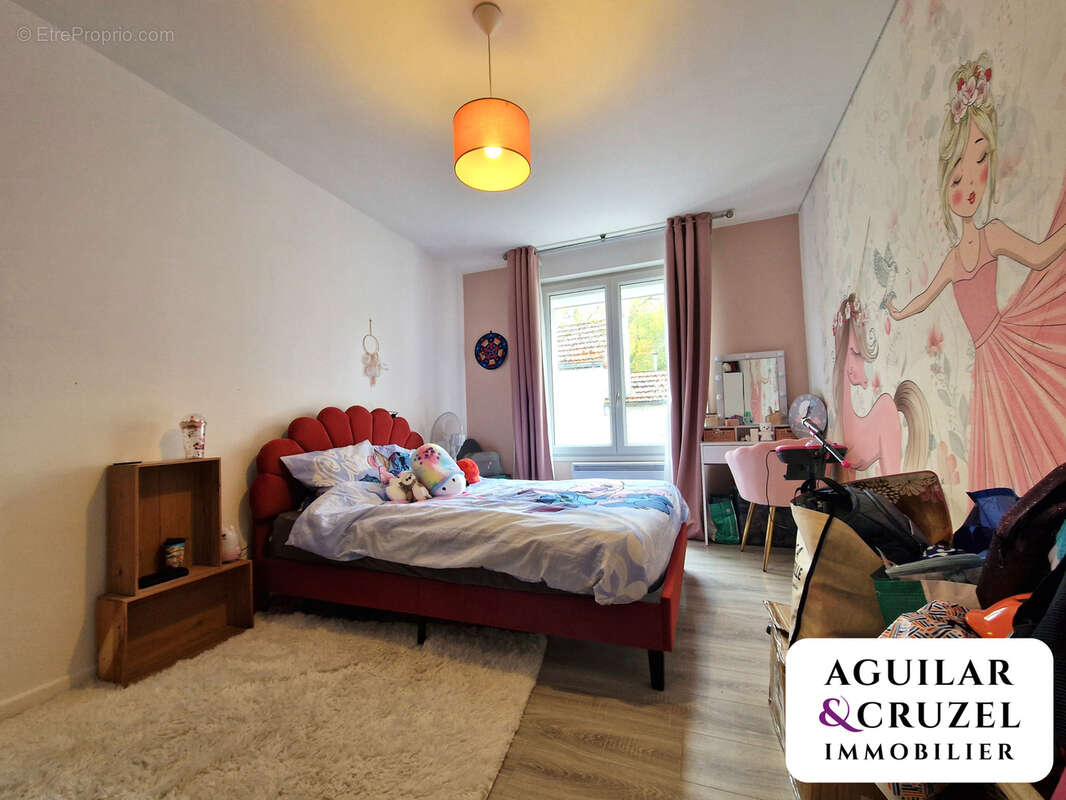 Maison à NEUVY-SUR-BARANGEON