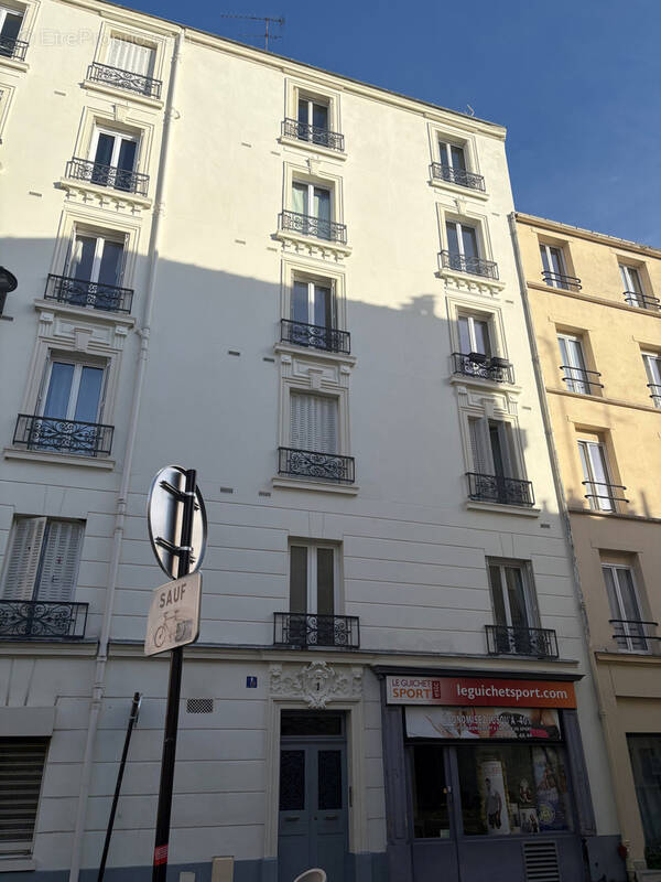 Appartement à PARIS-14E