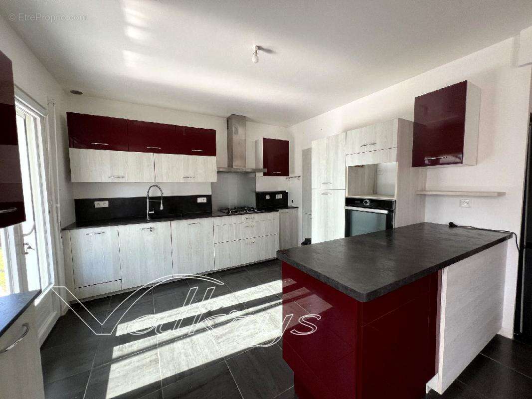 Maison proche mer et commodités à pied -7P-1000m2 zone U - photo 7