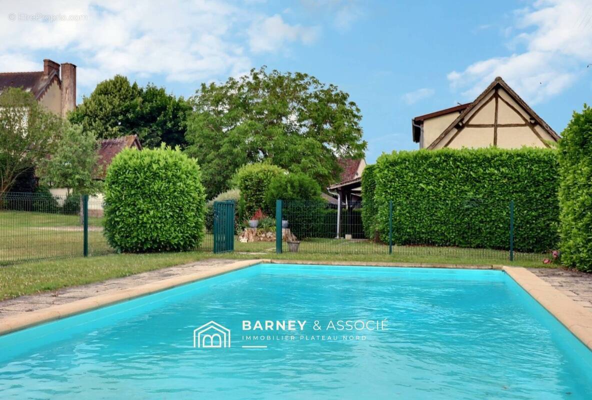 Maison à ARNIERES-SUR-ITON