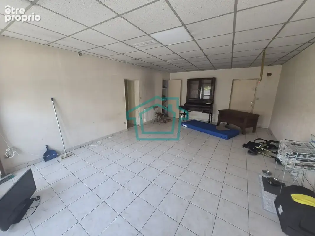 En exclusivité IMMEUBLE  (Locaux + résidence principale) 120m2 / 375 m2 terrain la Queue-les-Yvelines - photo 2