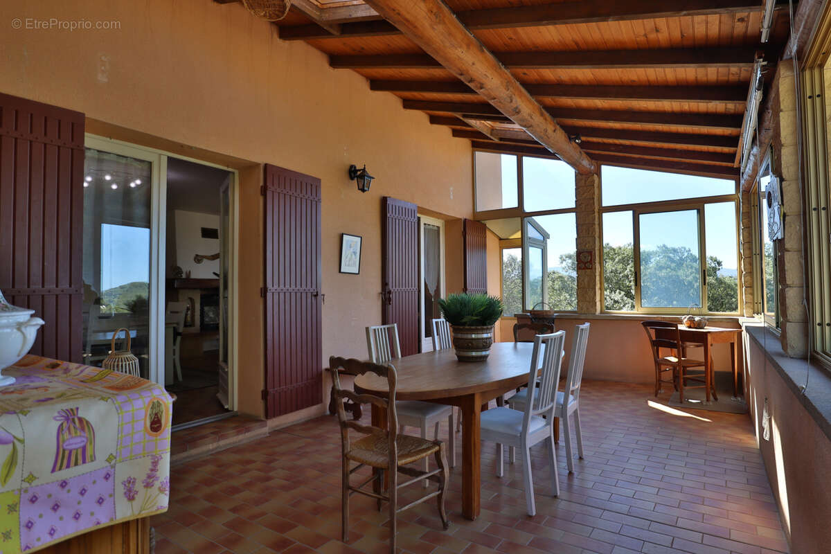 Maison à SAINT-SATURNIN-LES-APT