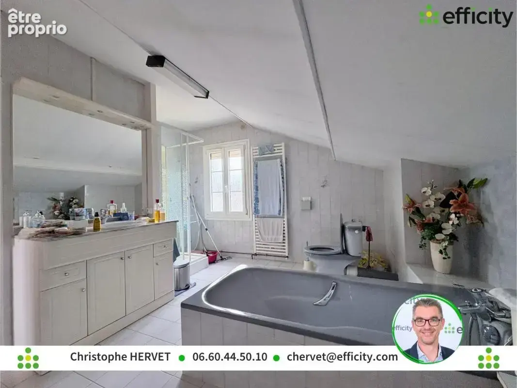 Maison 128 m² à Ruelle-Sur-Touvre  - photo 11