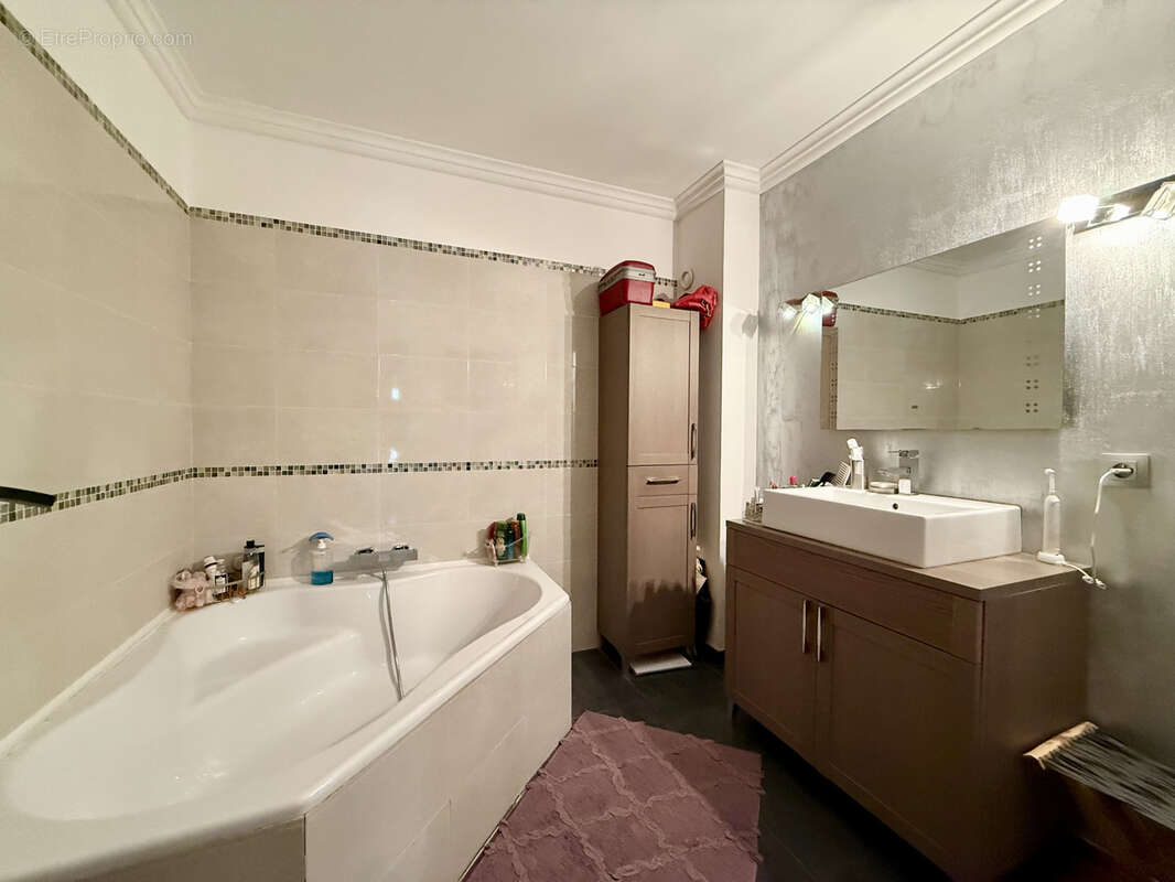 Appartement à ROQUEBRUNE-CAP-MARTIN