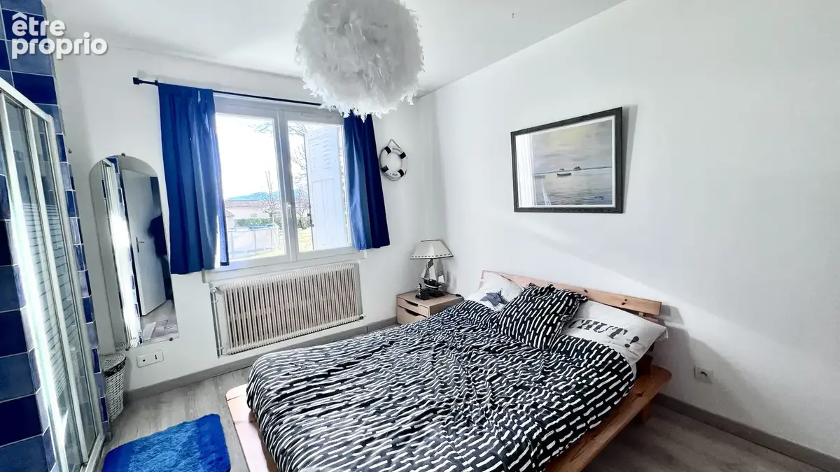 Maison familiale avec dépendance, cheminée, chambre en rez-de-chaussée, implantée sur un terrain de 2 500 m2 - photo 8