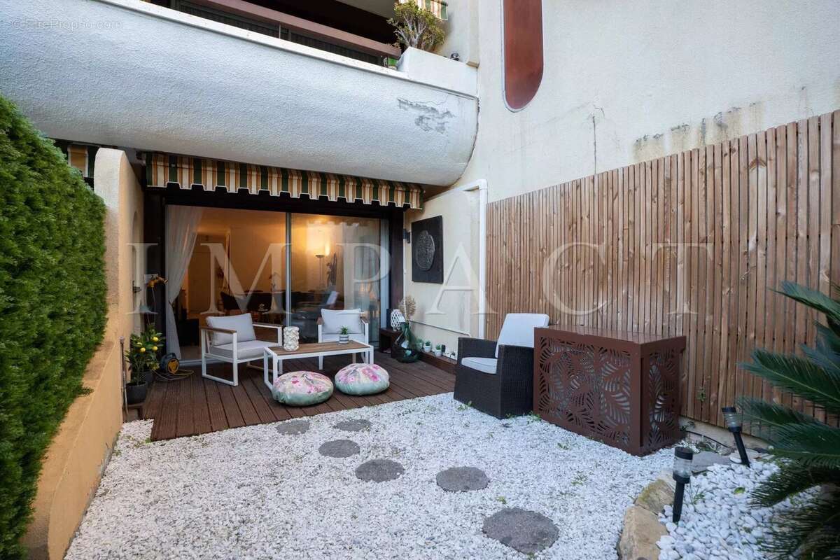 Appartement à LE CANNET