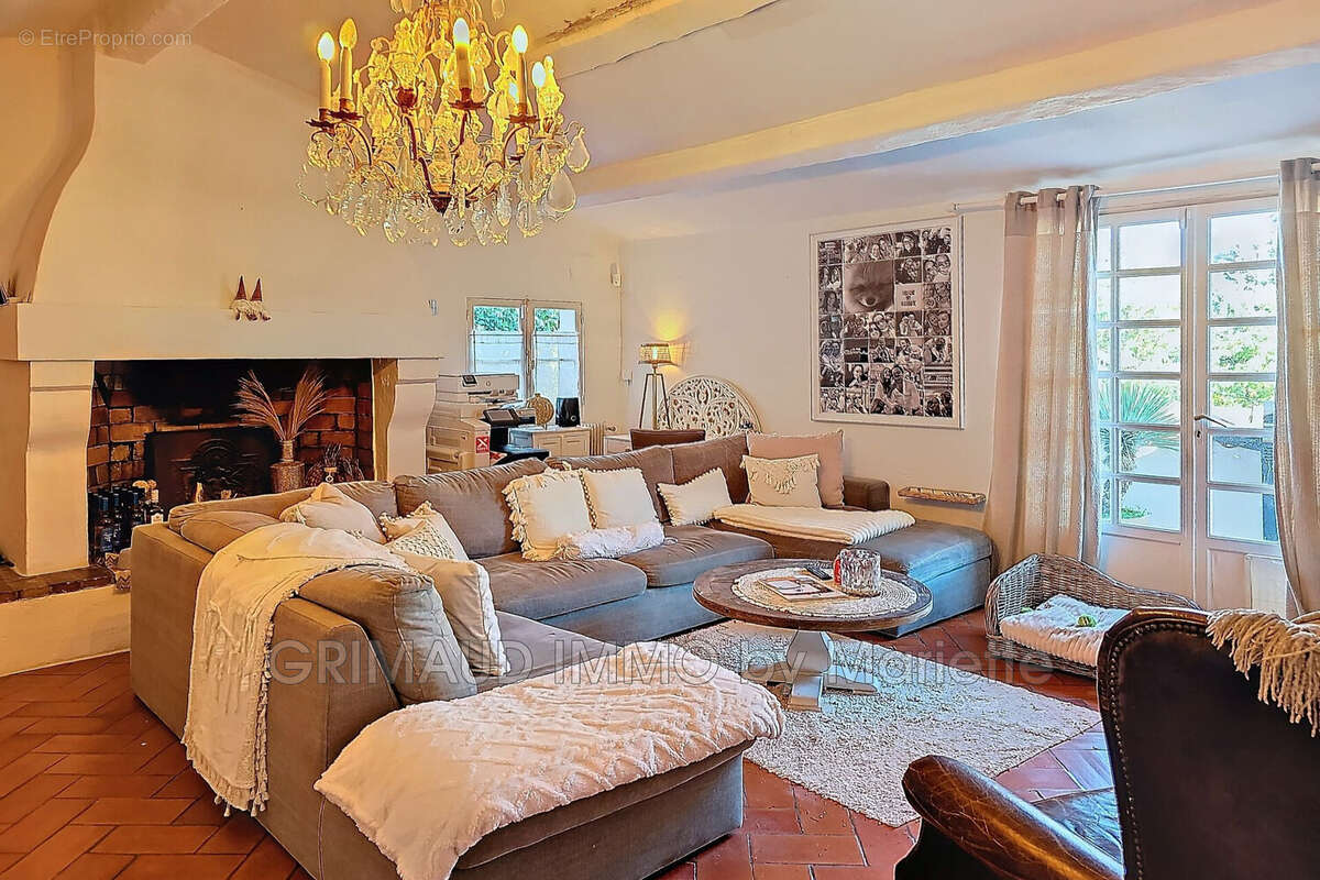 Maison à LA GARDE-FREINET