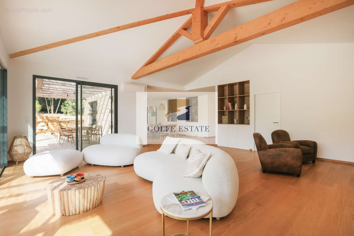 Maison à LA CROIX-VALMER