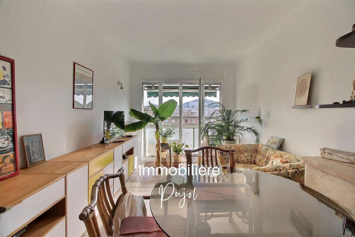 Appartement à MARSEILLE-2E