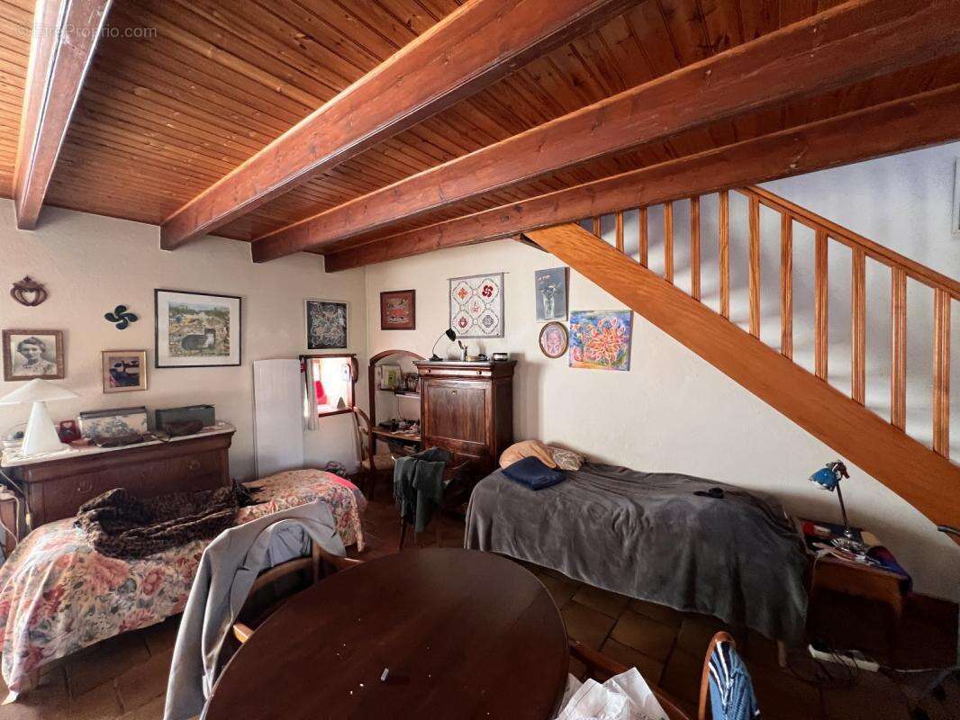 Maison de caractère en pierre avec appartement indépendant - Village à 3,5 km du bord de mer - photo 8