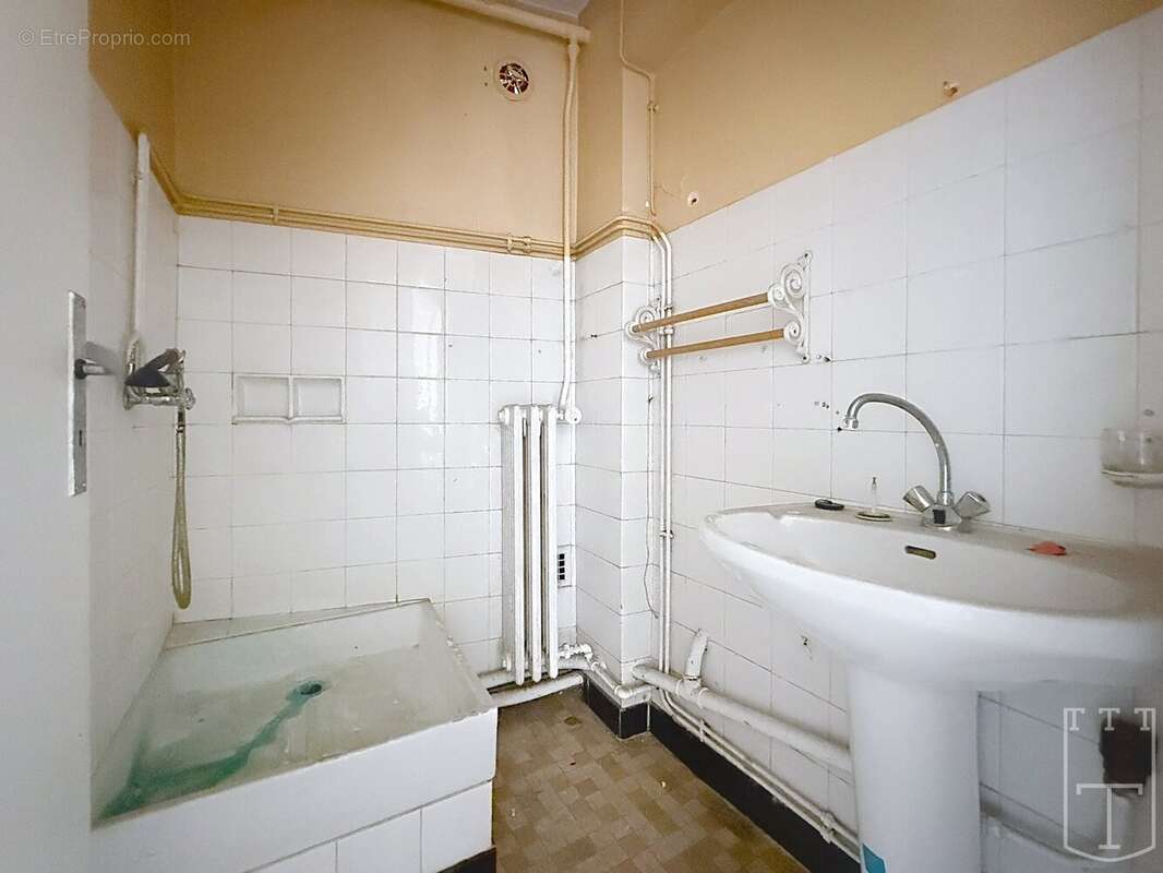 Exclusivite t3 à rénover - photo 7