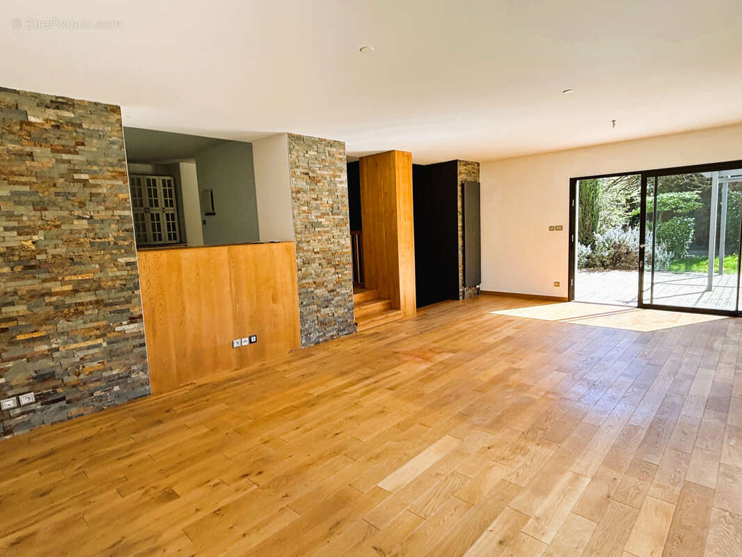 Maison à SAINT-CYR-AU-MONT-D&#039;OR