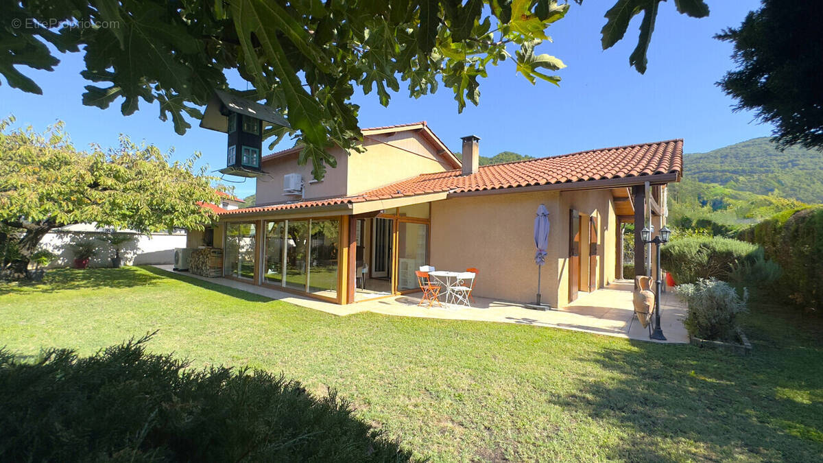 Maison à SAINT-MARTIN-D&#039;HERES