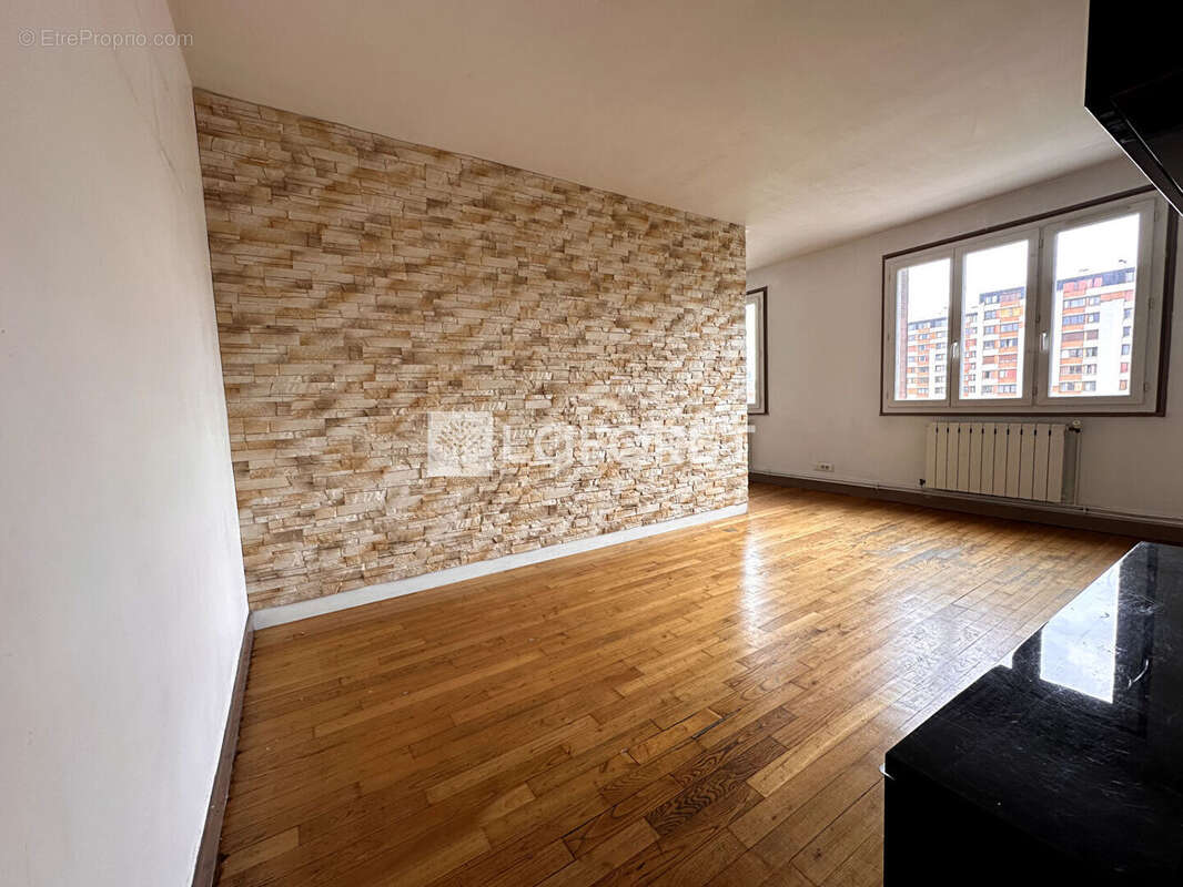 Appartement à NANTERRE