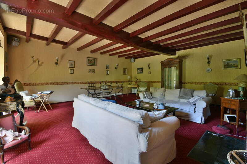 Maison à vendre 6 pièces TONNAY BOUTONNE (17) - photo 3