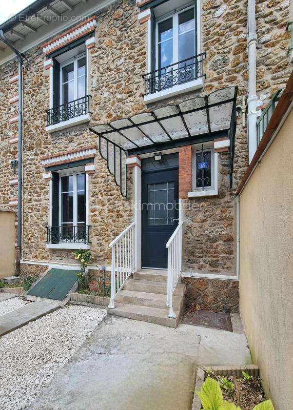 Maison à CORBEIL-ESSONNES