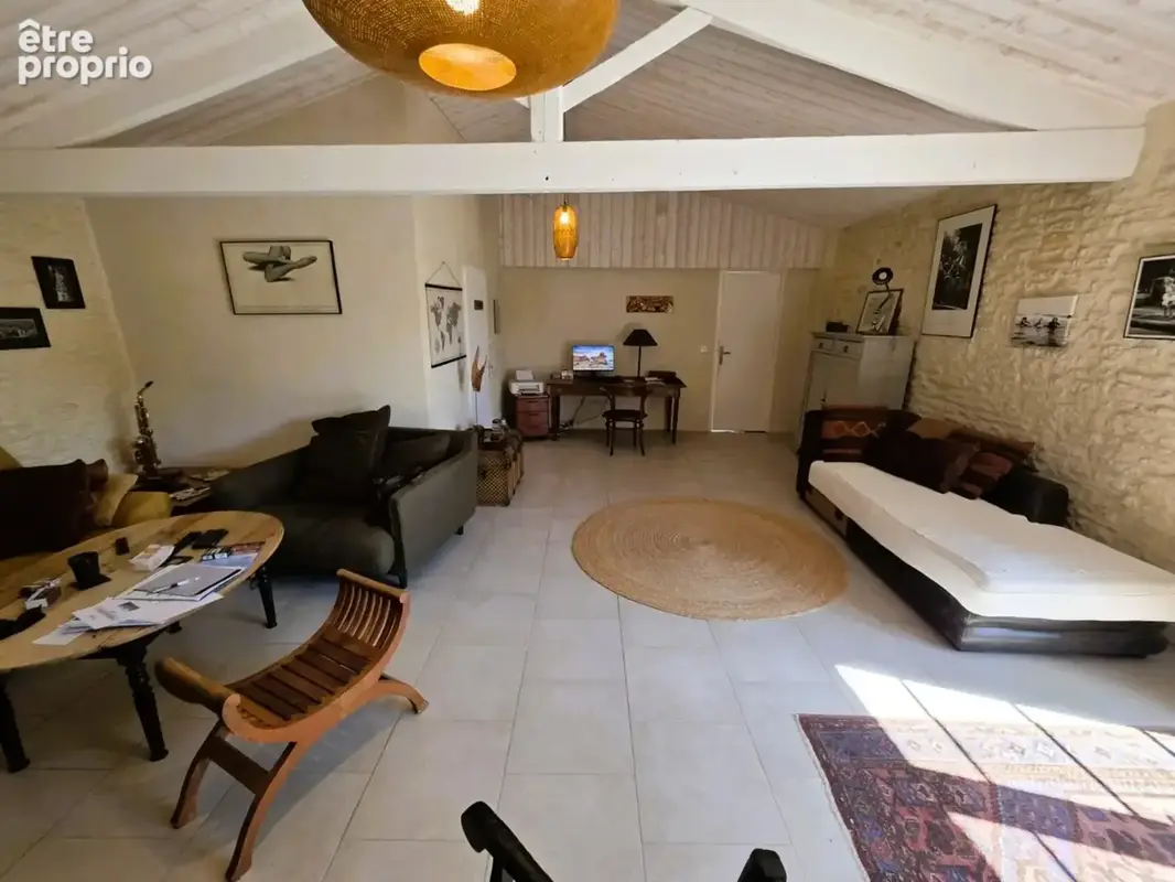 ILE D'OLERON (17), A Vendre Très belle Longère rénovée 194m², édifiée au calme en cœur de village sur terrain 1.047m² - photo 7