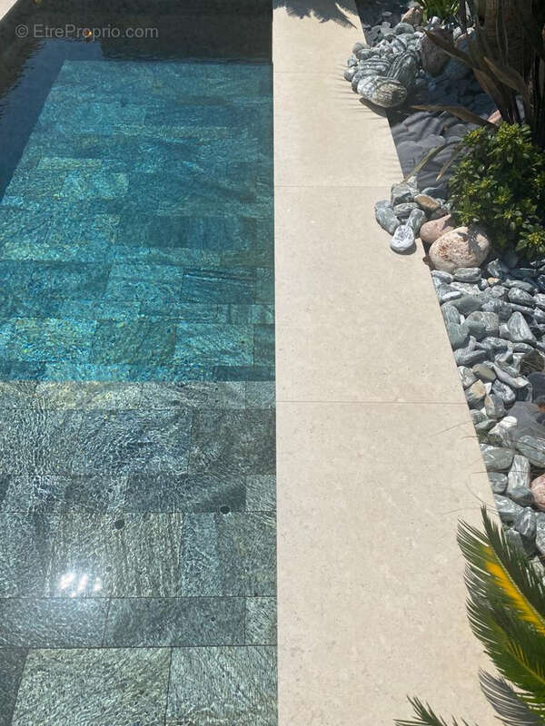 Maison à RESTINCLIERES