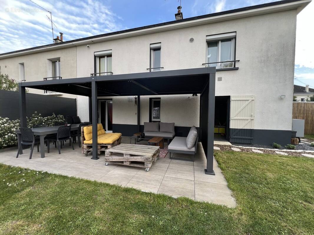 Maison à SAINT-CYR-SUR-LOIRE