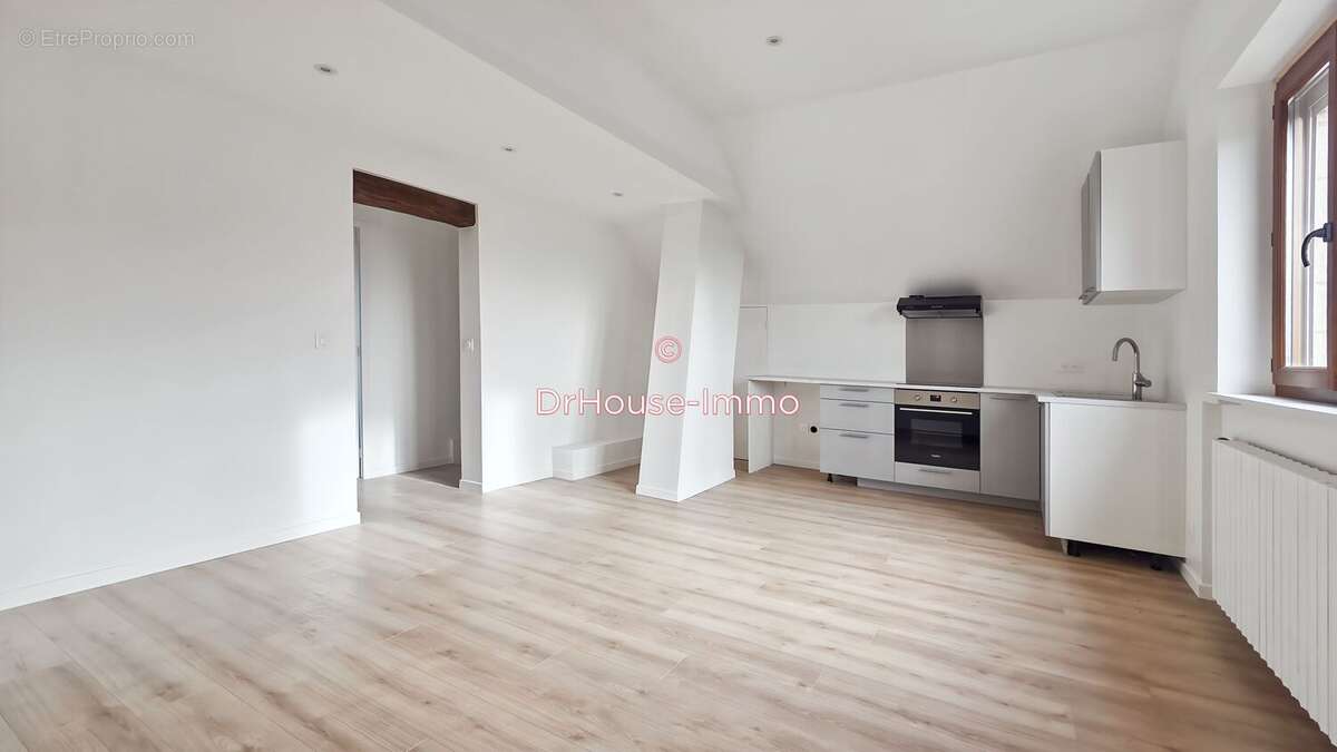 Appartement à MAUCHAMPS