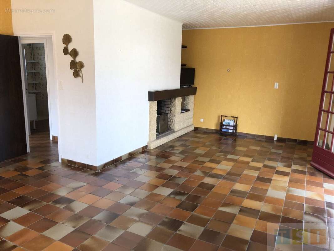Maison Familiale sur terrain de 1413 m² - photo 4