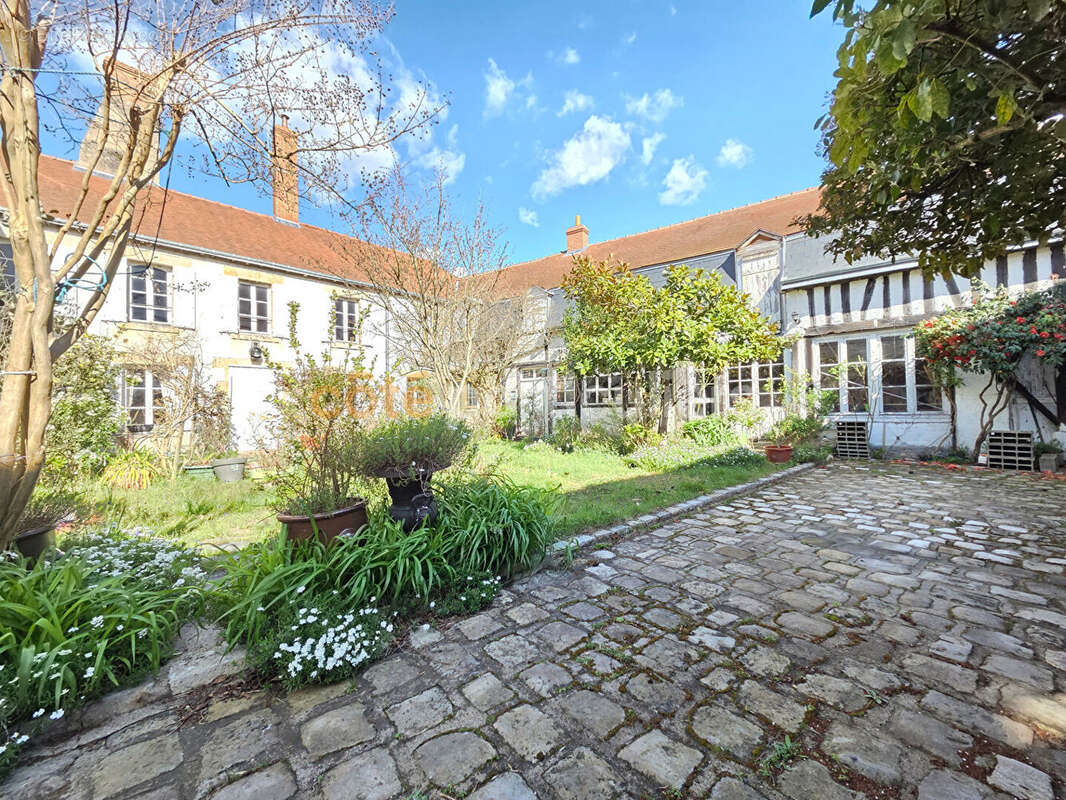Maison à CHATEAUNEUF-SUR-LOIRE