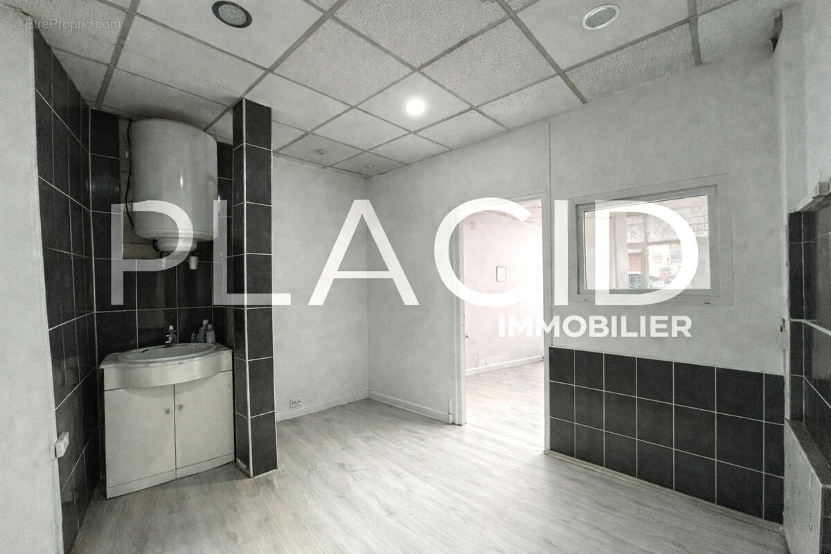 Commerce à LE PEAGE-DE-ROUSSILLON