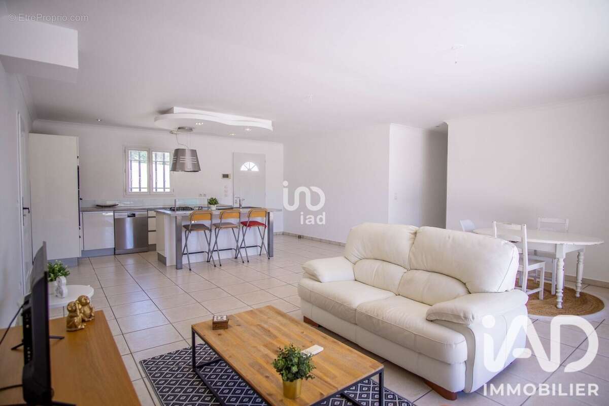 Photo 6 - Maison à ROQUEBRUNE-SUR-ARGENS