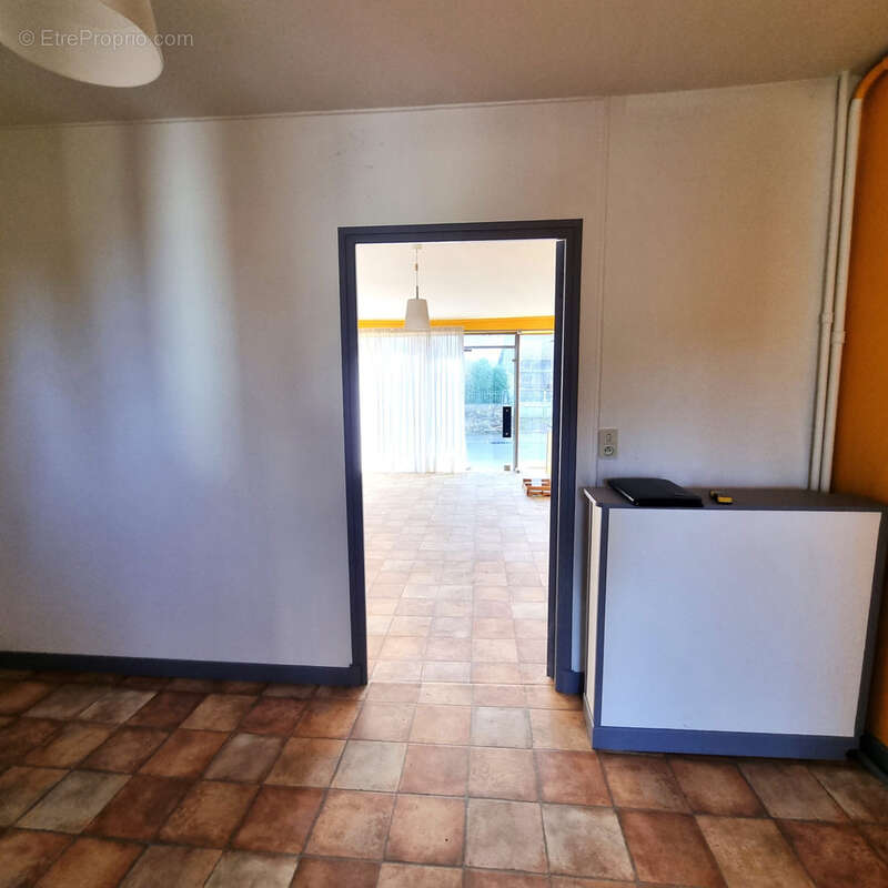 Maison à SAINT-DENIS-DE-JOUHET